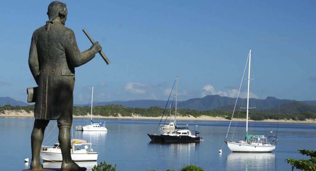 captain cook statue cooktown