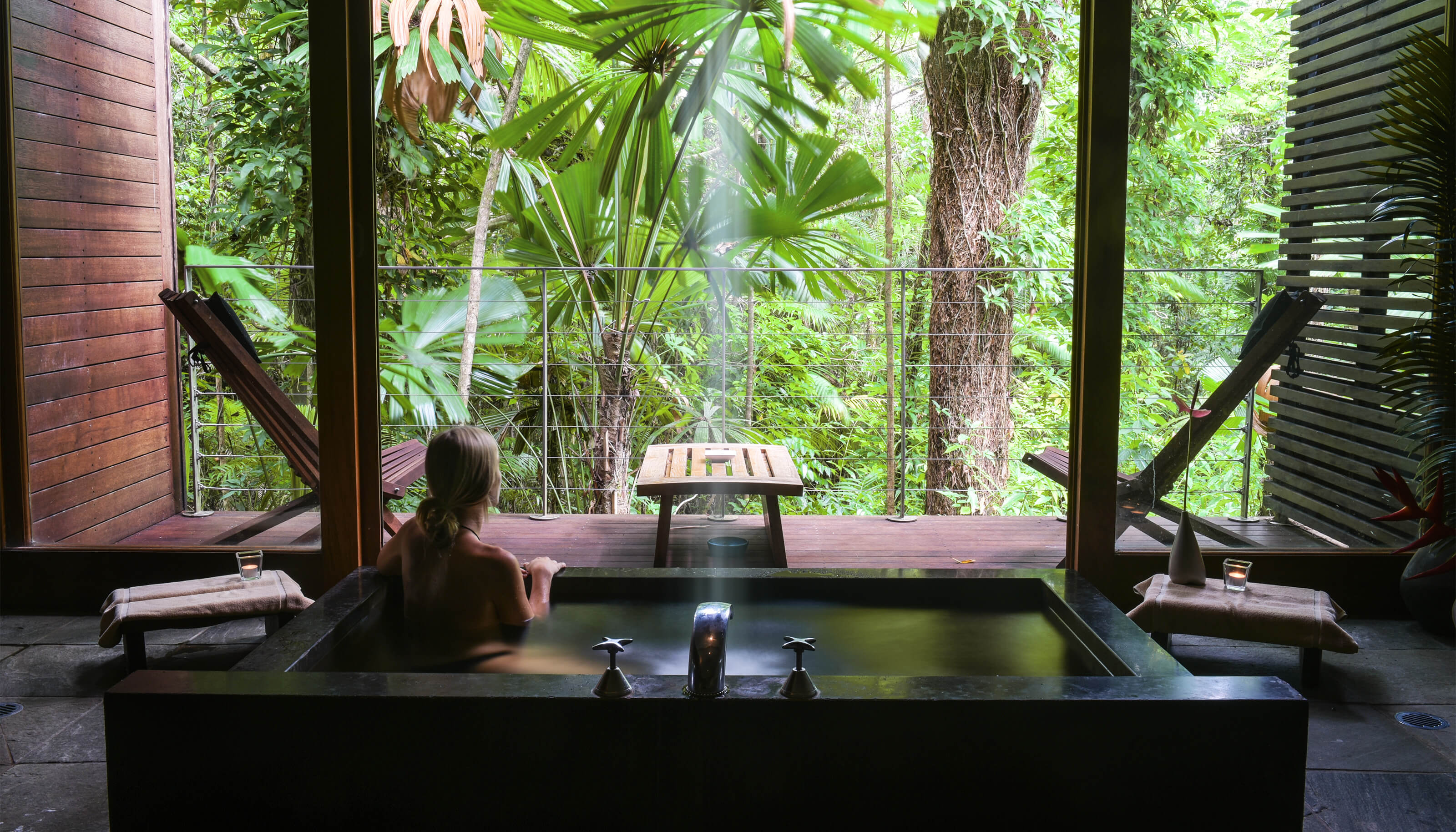 girl in spa bath at Silky Oaks Lodge