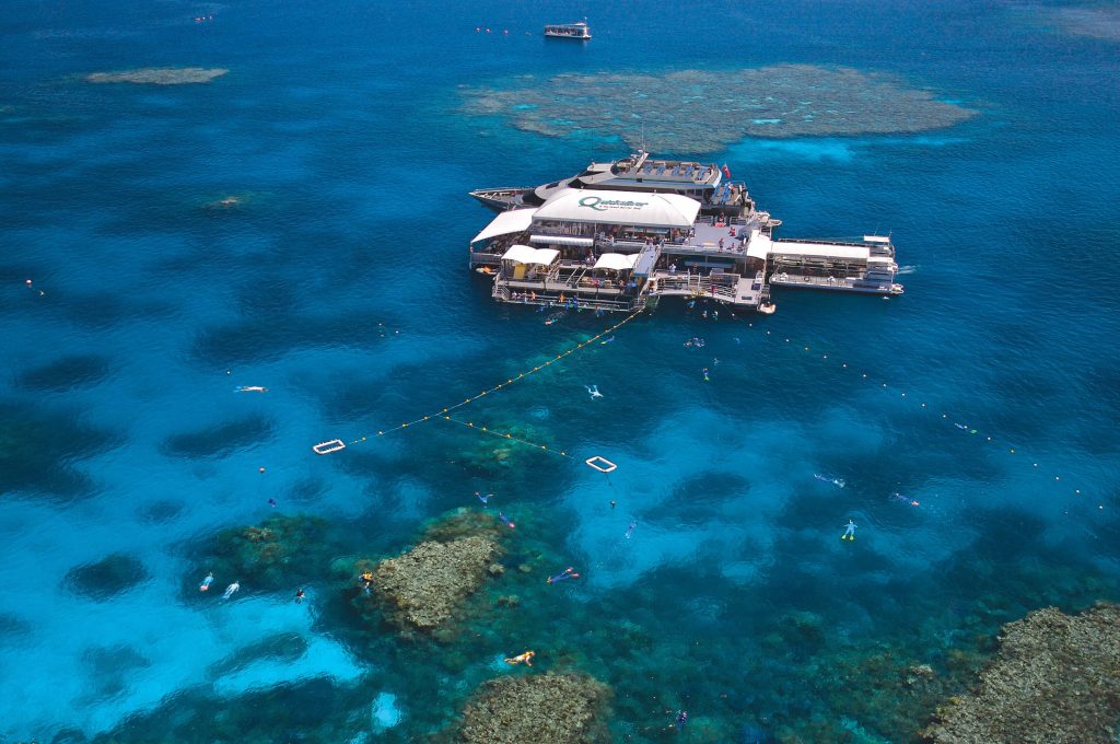 Quicksilve pontoon at agincourt reef