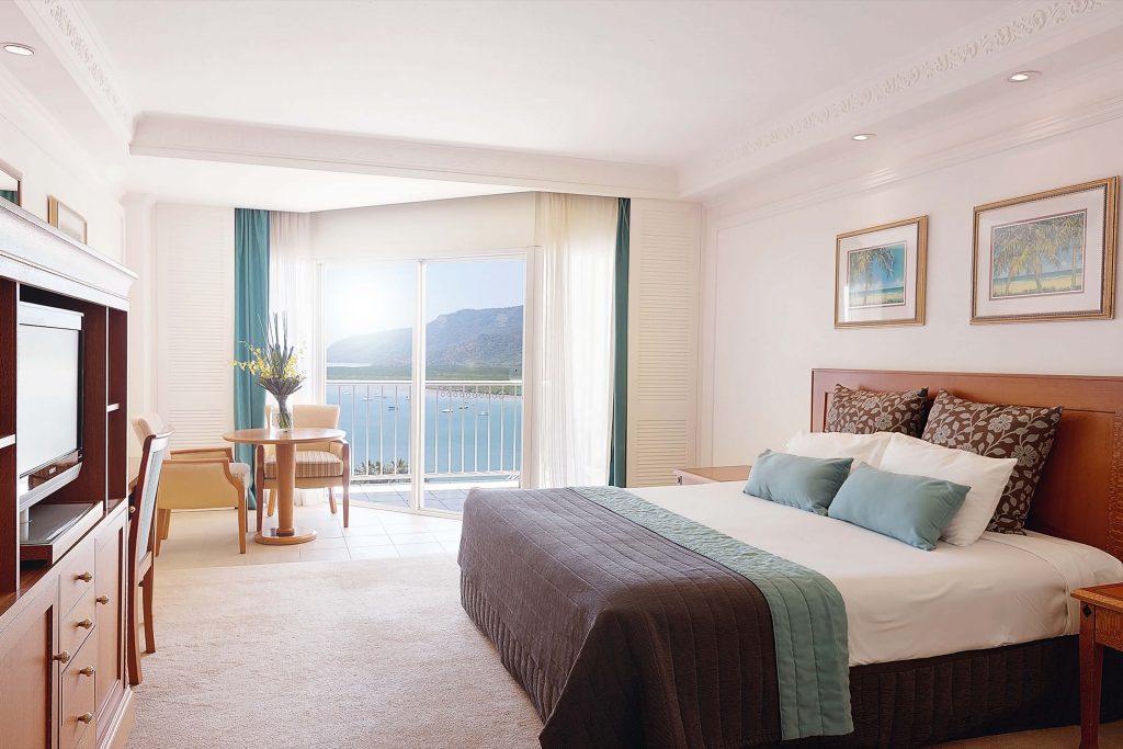 Pullman Harbour View Bedroom
