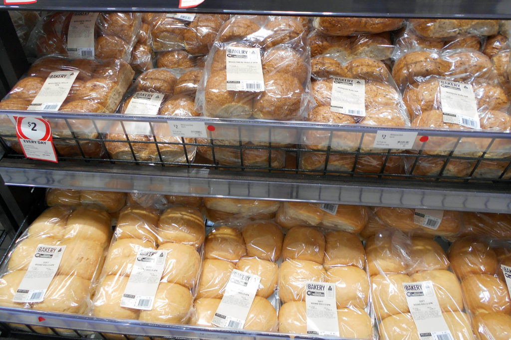 スーパーで売られているパン